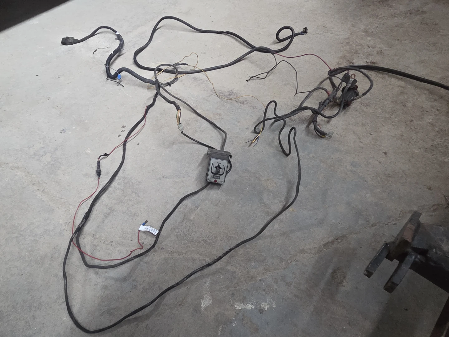 Western Snow Plow Wiring Harness & Controller 7.6" plow - photo 2