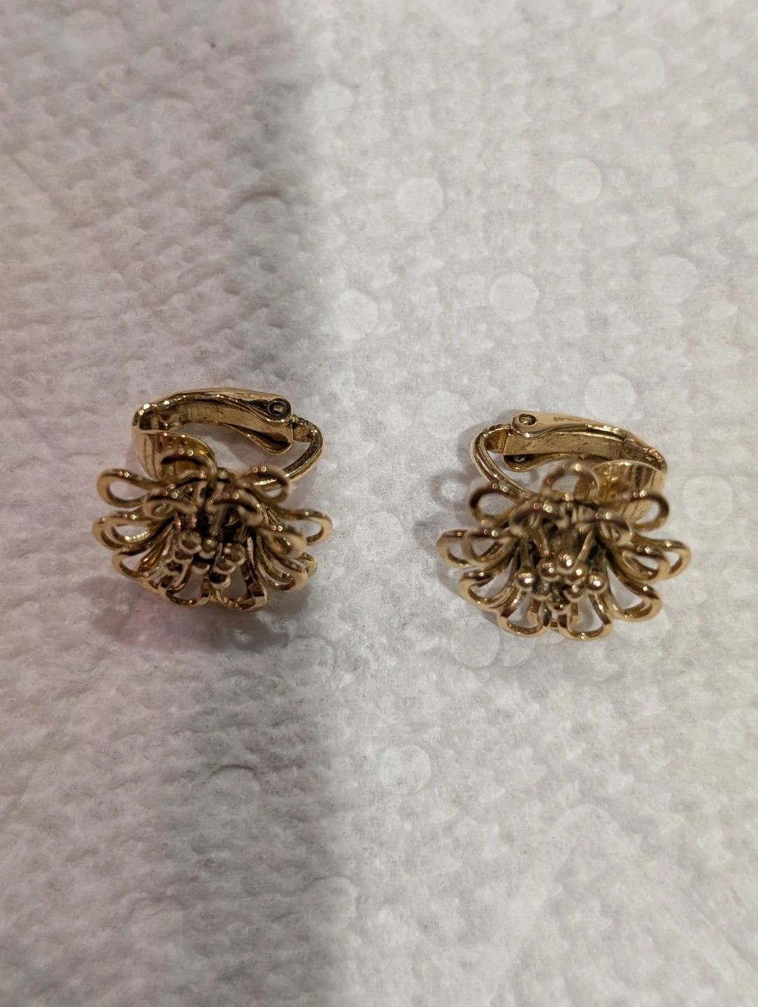 Vintage Trifari Gold Flower Clip-on Earrings