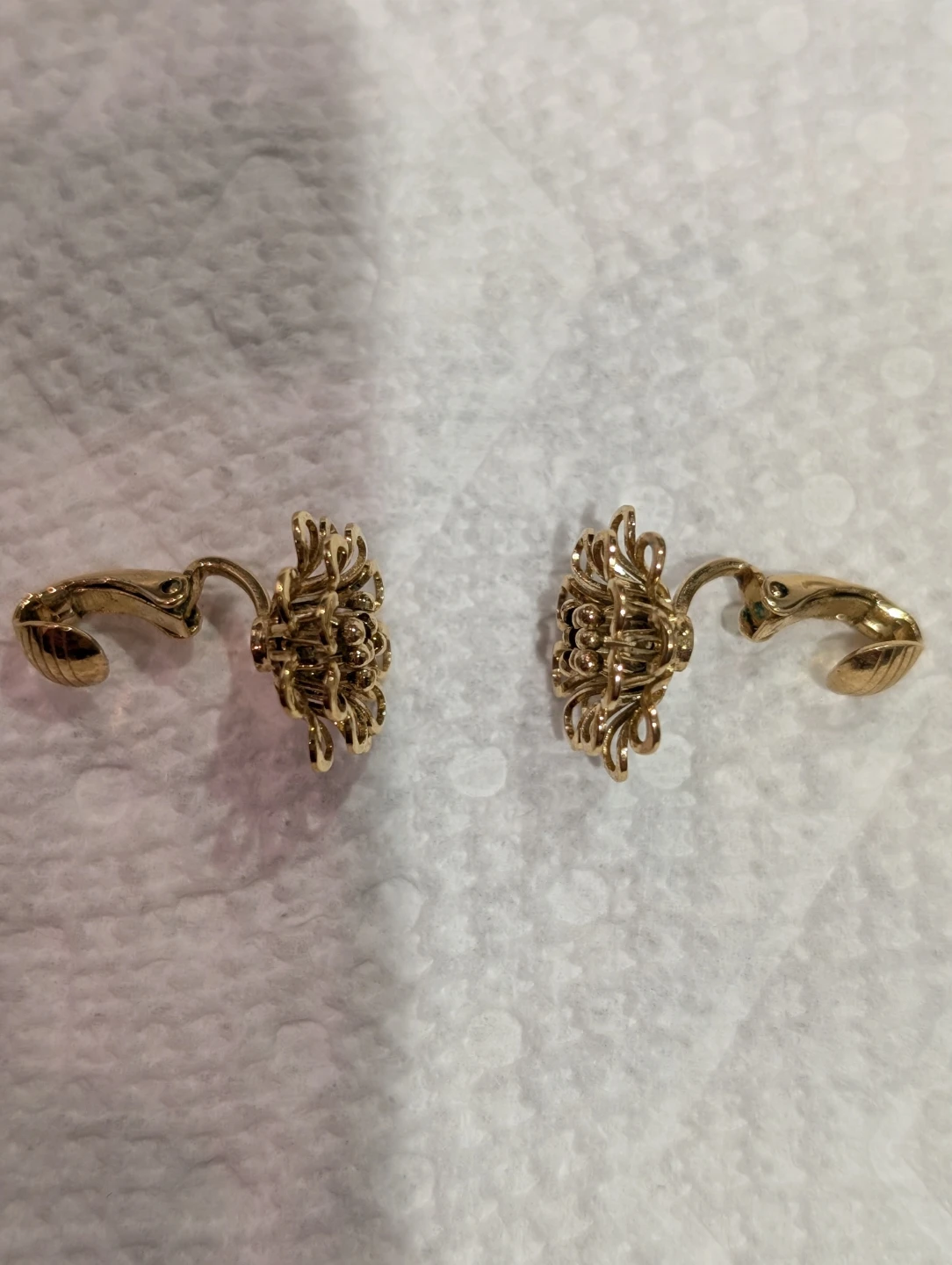 Vintage Trifari Gold Flower Clip-on Earrings - photo 3