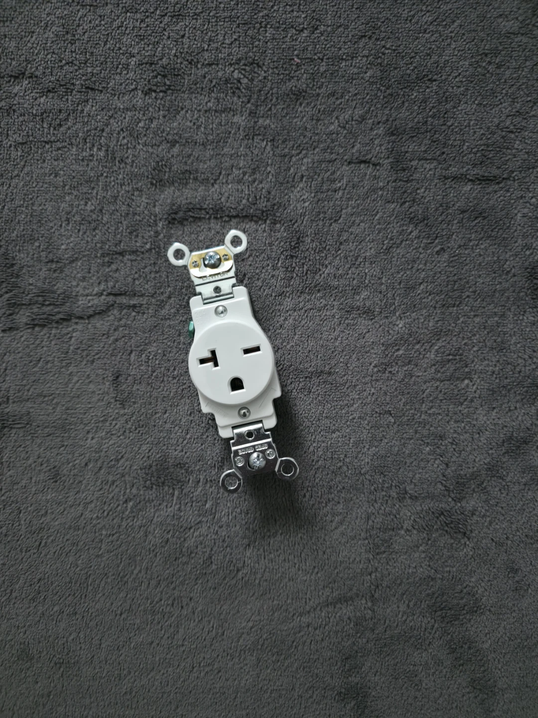 Leviton Receptacle 20A 250V NEMA 6-20R 2P 5461-W White