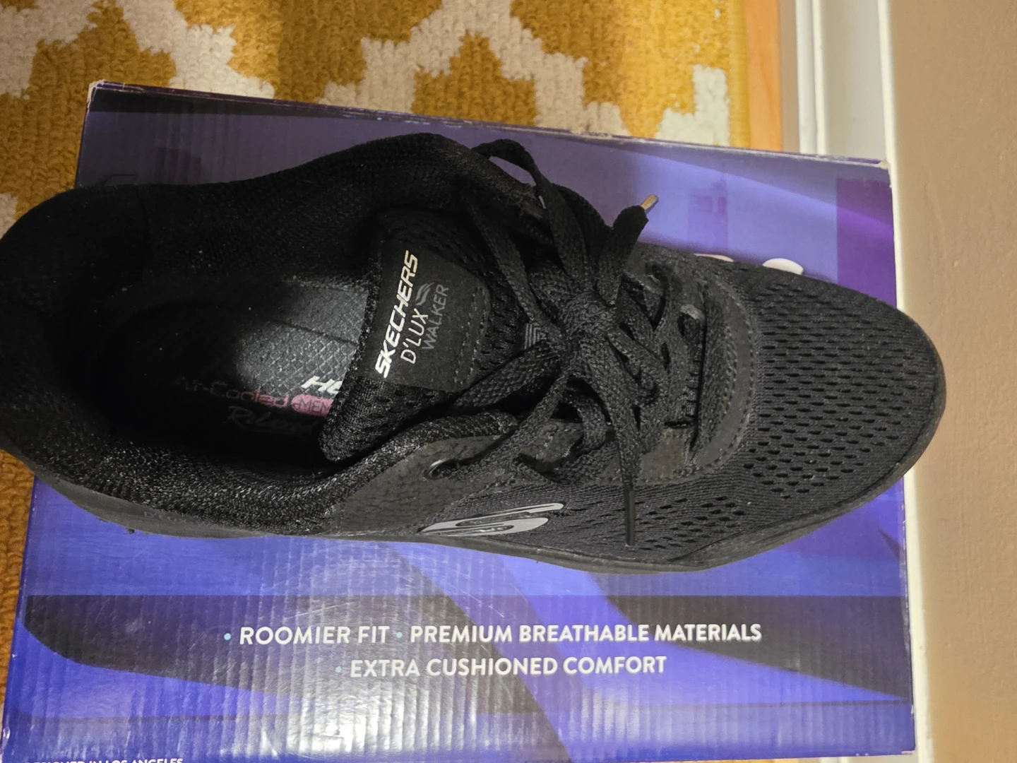 Woman Black Skechers shoes - photo 5