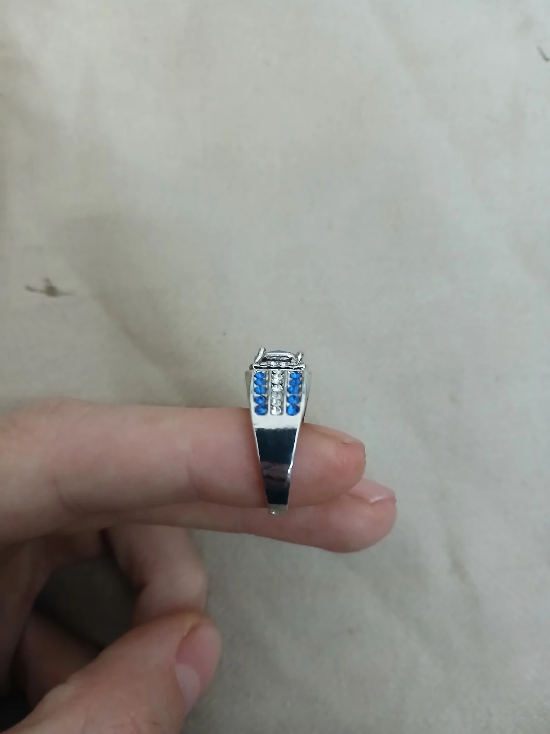925 Silver And Lab Grown Saphire Ring - photo 4