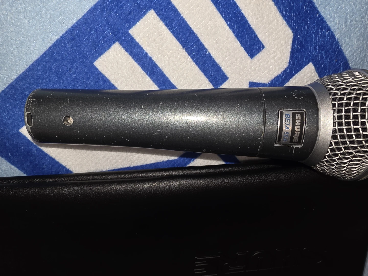 Shure Beta 58A Microphone with Case - photo 2