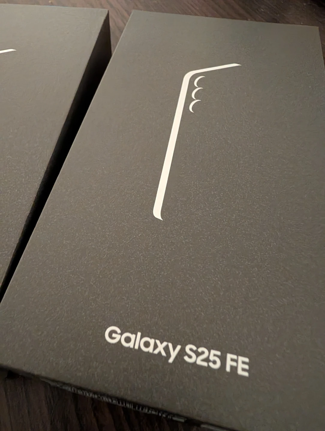 Samsung Galaxy S25 FE Smartphone - photo 3