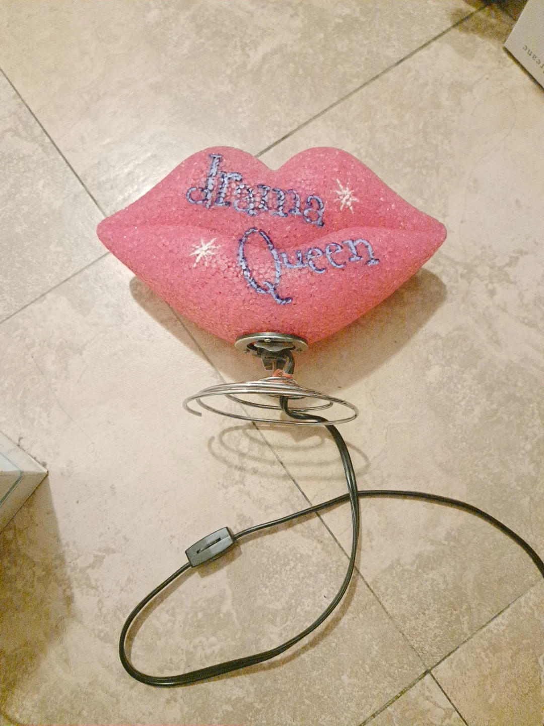 Pink "Drama Queen" Lip-shaped table Lamp - photo 2