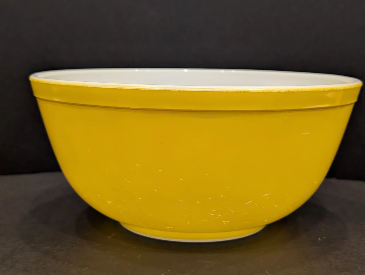 Vintage Pyrex 403 Mixing Bowl Yellow 2.5 Qt