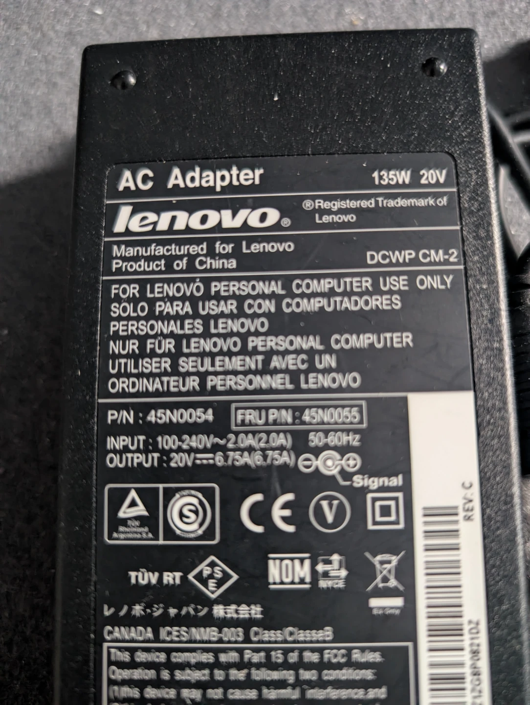 Lenovo 135W AC Adapter for ThinkPad (Round Tip) - photo 2