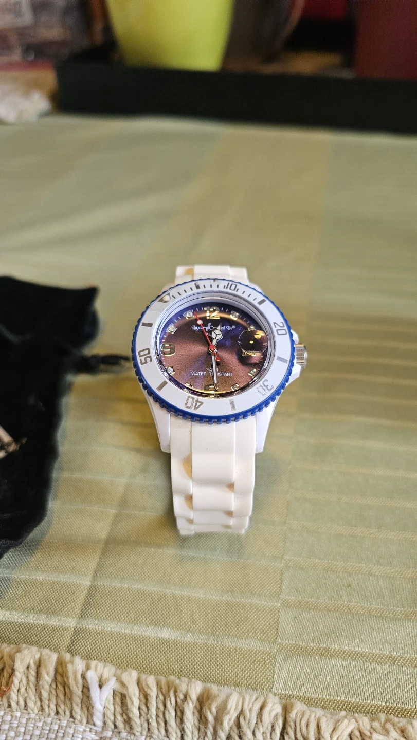Luxury Crystal In White Silicone Band Paris Watch - photo 2
