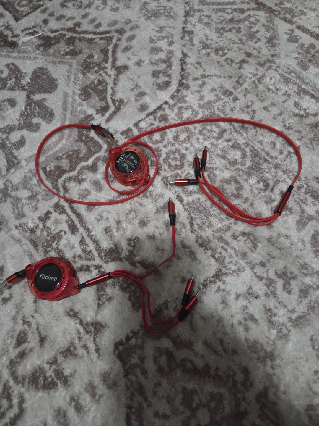 Yifchoti Retractable 3.5mm to Dual RCA Audio Cable