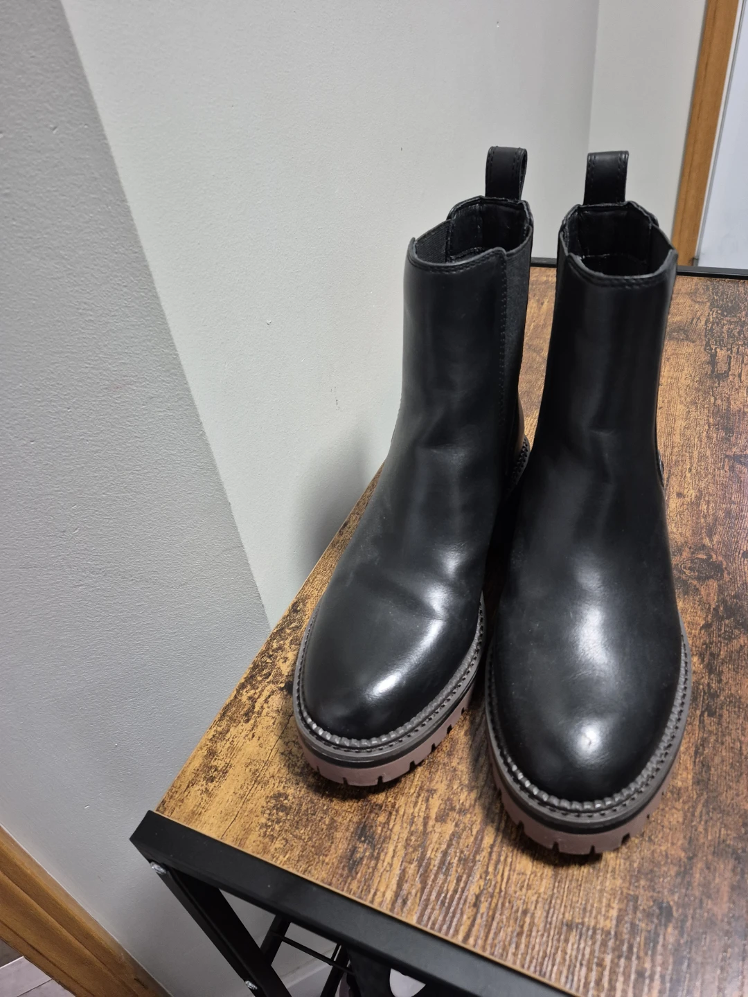 Crown Vintage Gilian Black Chelsea Boots - Size 8.5