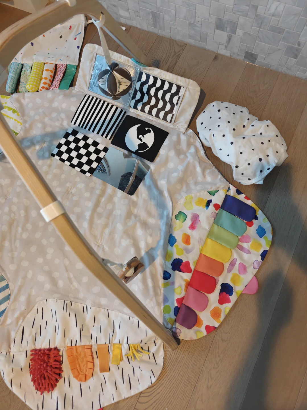 Lovevery Play Gym & Activity Mat (0 months-12 months+) - photo 3