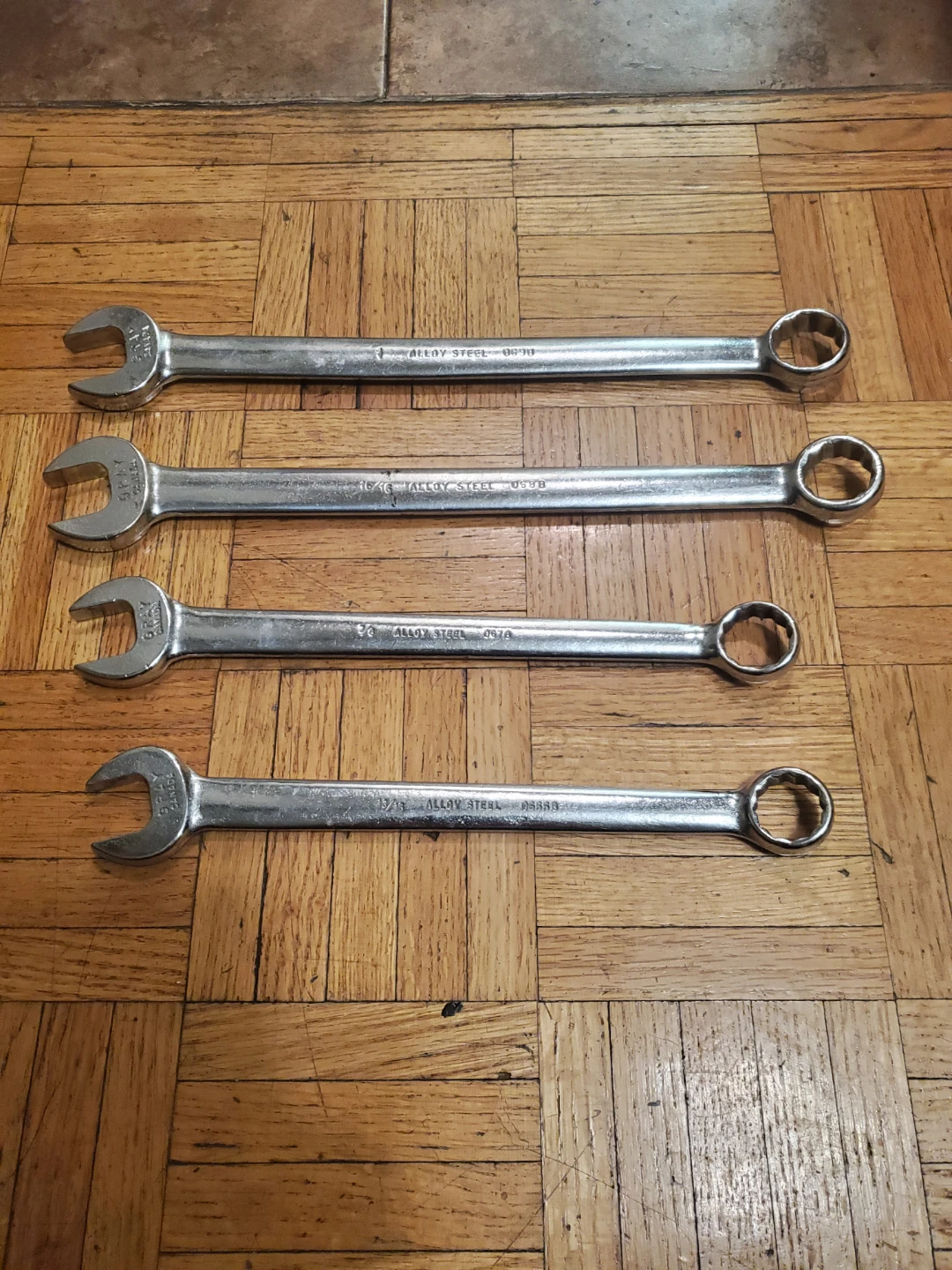 4 Wrenches Gray Canada