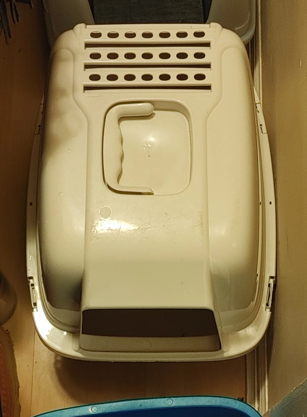 Cat Litter Box with removable cover. Recently super sanitized. - photo 2