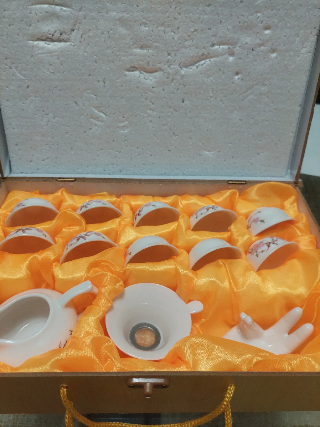 Jing Pin Yu Ci Tea Set with Wooden Box  🥕