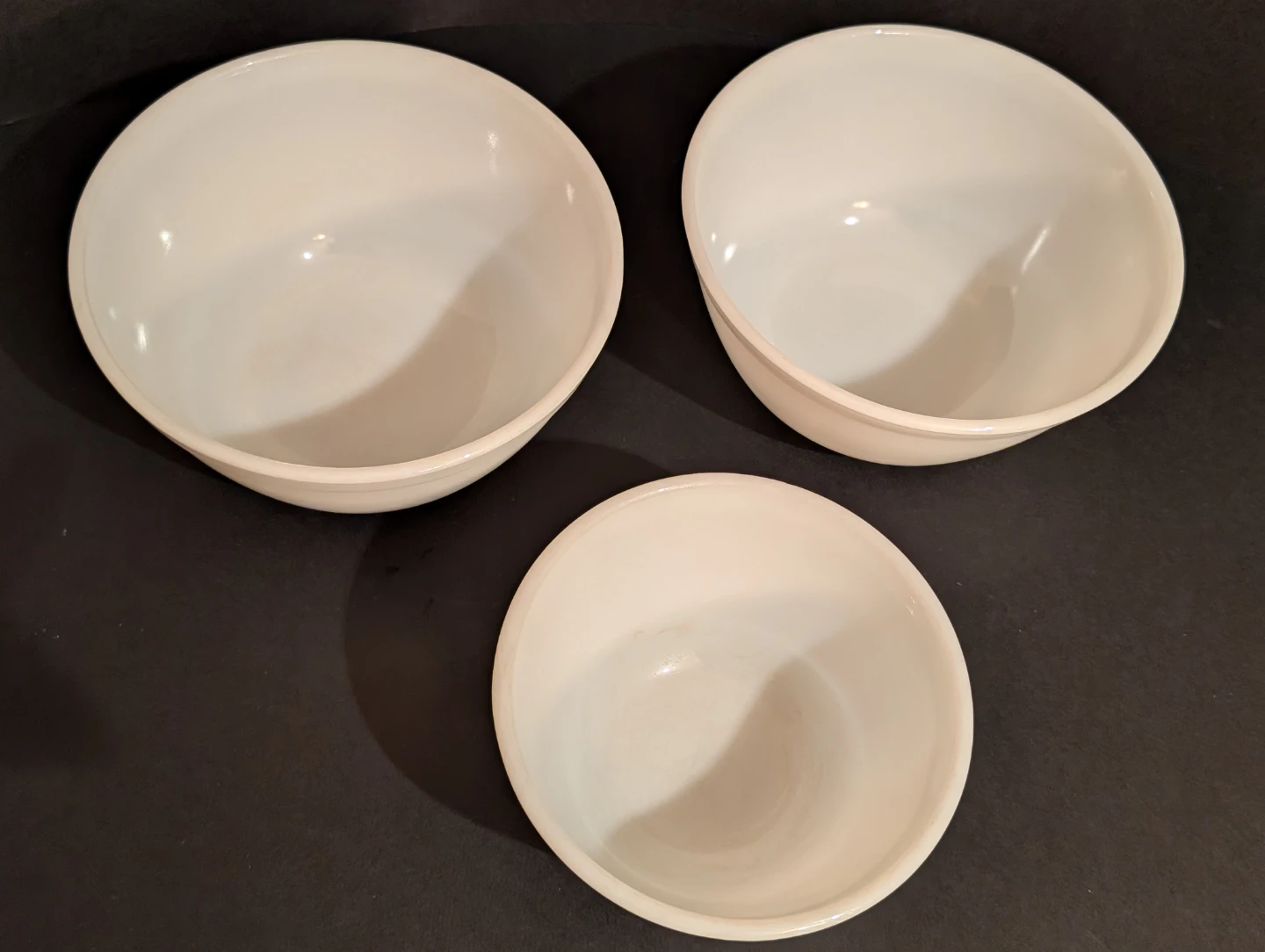 Set of 3 Vintage Pyrex Milk Glass Ovenware Mixing Bowls - photo 2
