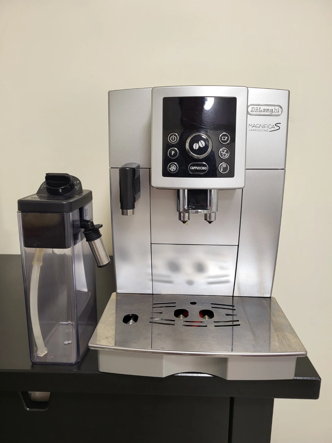 DeLonghi Magnifica S Cappuccino Espresso Machine