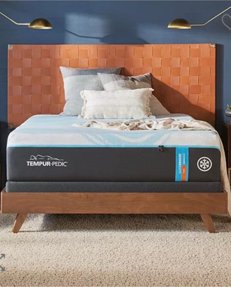 Brand New Mattress King Size Tempur-Pedic LuxeBreeze Firm - photo 2