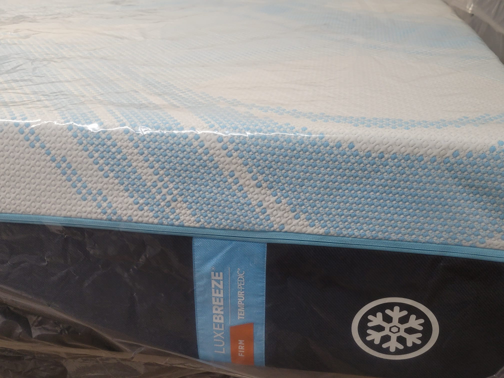 Brand New Mattress King Size Tempur-Pedic LuxeBreeze Firm - photo 5