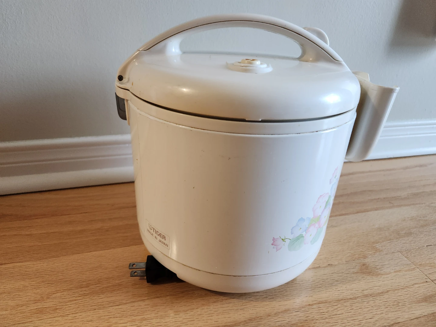 Tiger 4 cup Rice Cooker - photo 2
