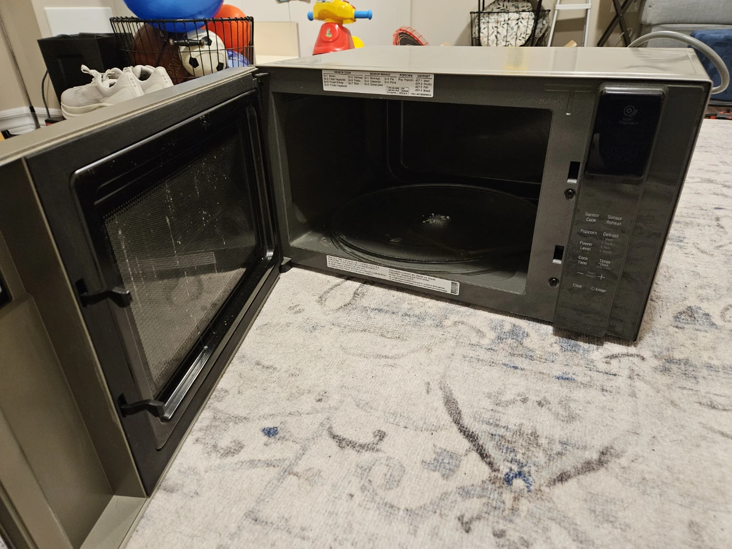 LG NeoChef Countertop Microwave Oven - photo 2