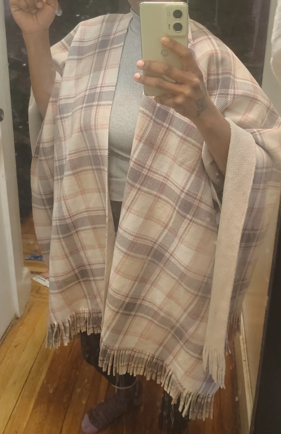 Elissa Plaid shawl One Size