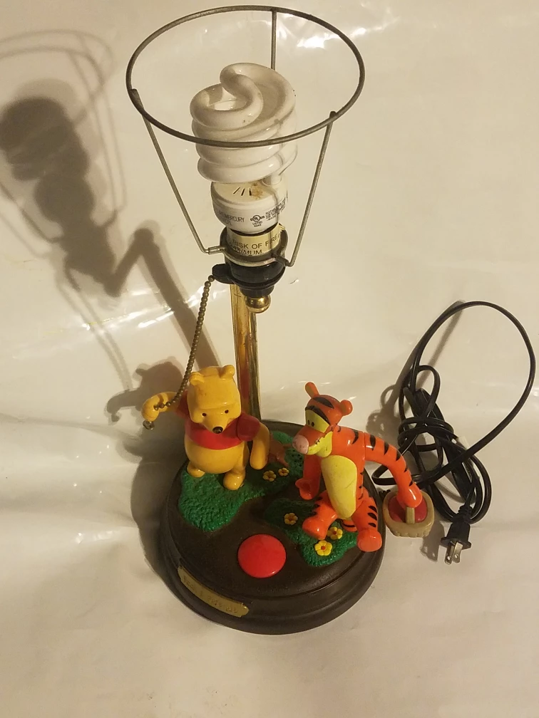Disney Pooh & Friends Animated Talking Lamp