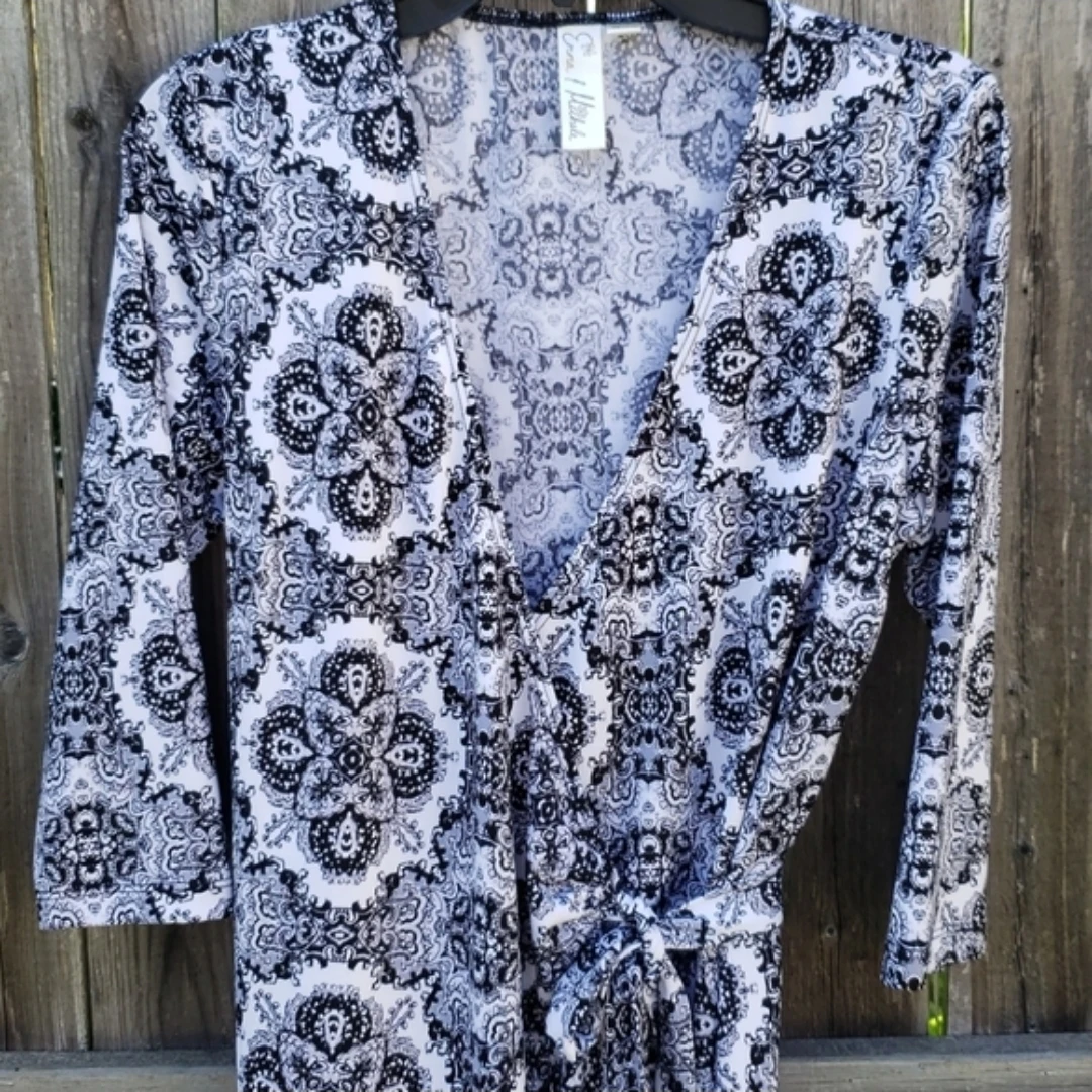 White & Black Paisley Print Wrap Dress - photo 2