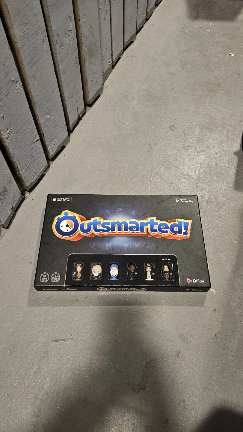 Outsmarted! The Live Quiz Show Board Game