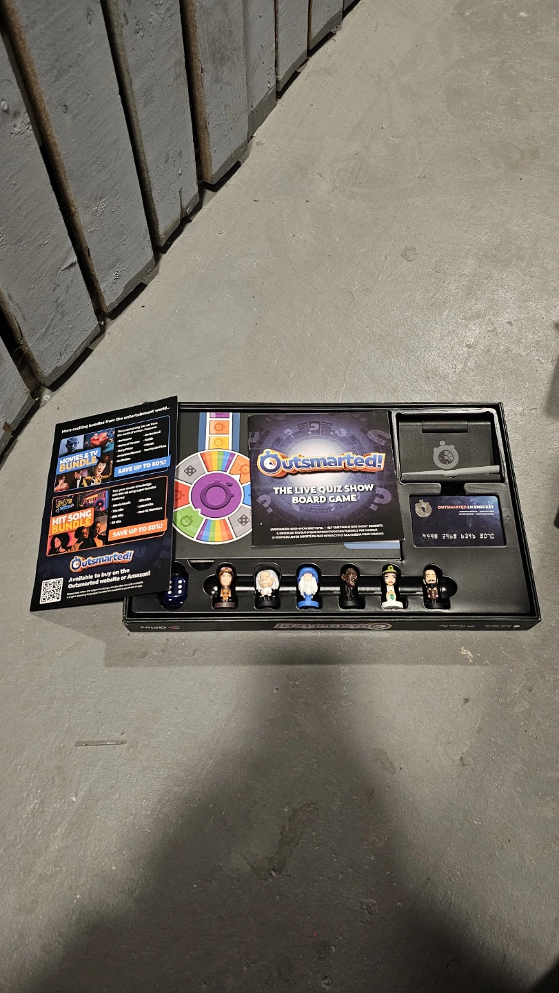 Outsmarted! The Live Quiz Show Board Game - photo 2