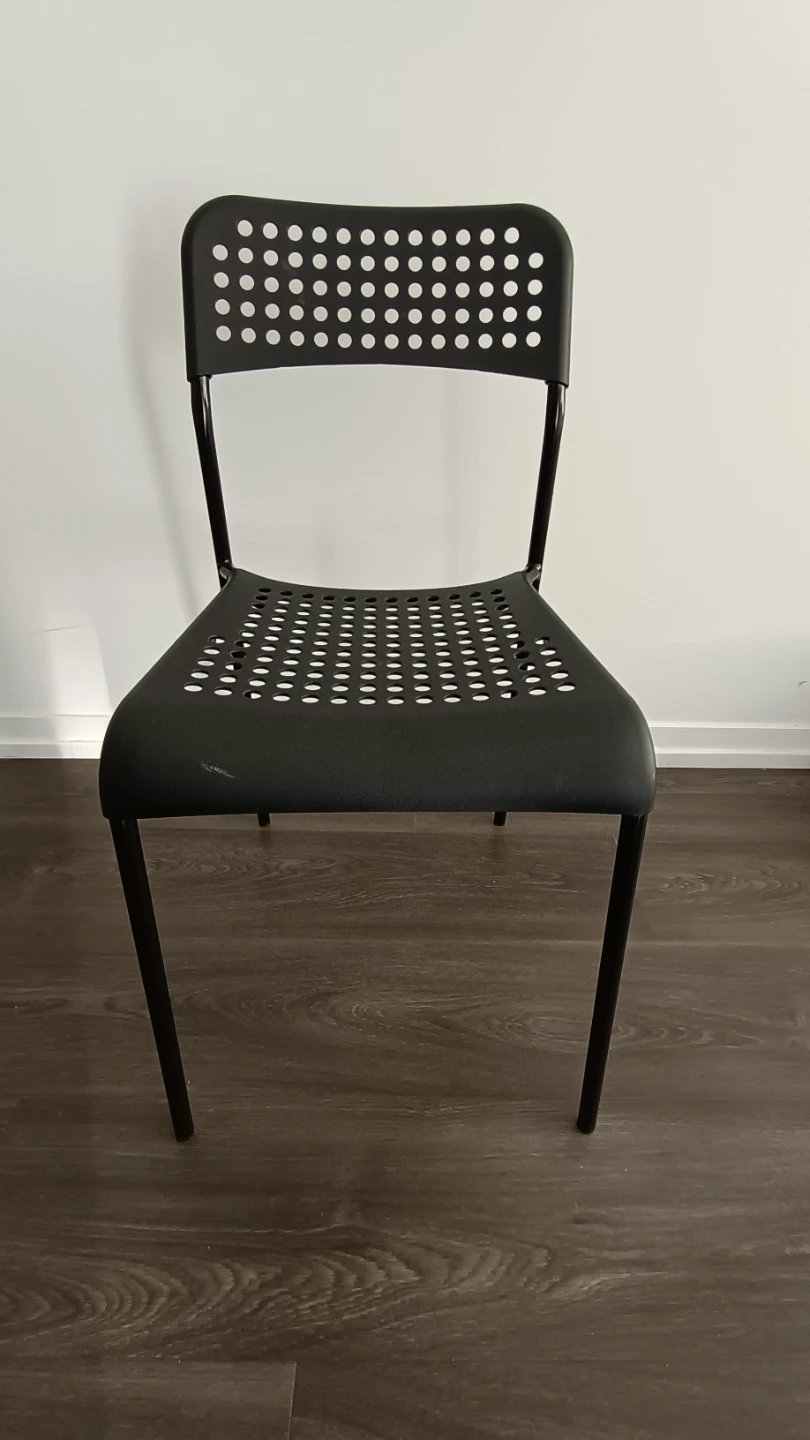 Moving out -Black Folding Chair & 2 IKEA chairs - photo 2