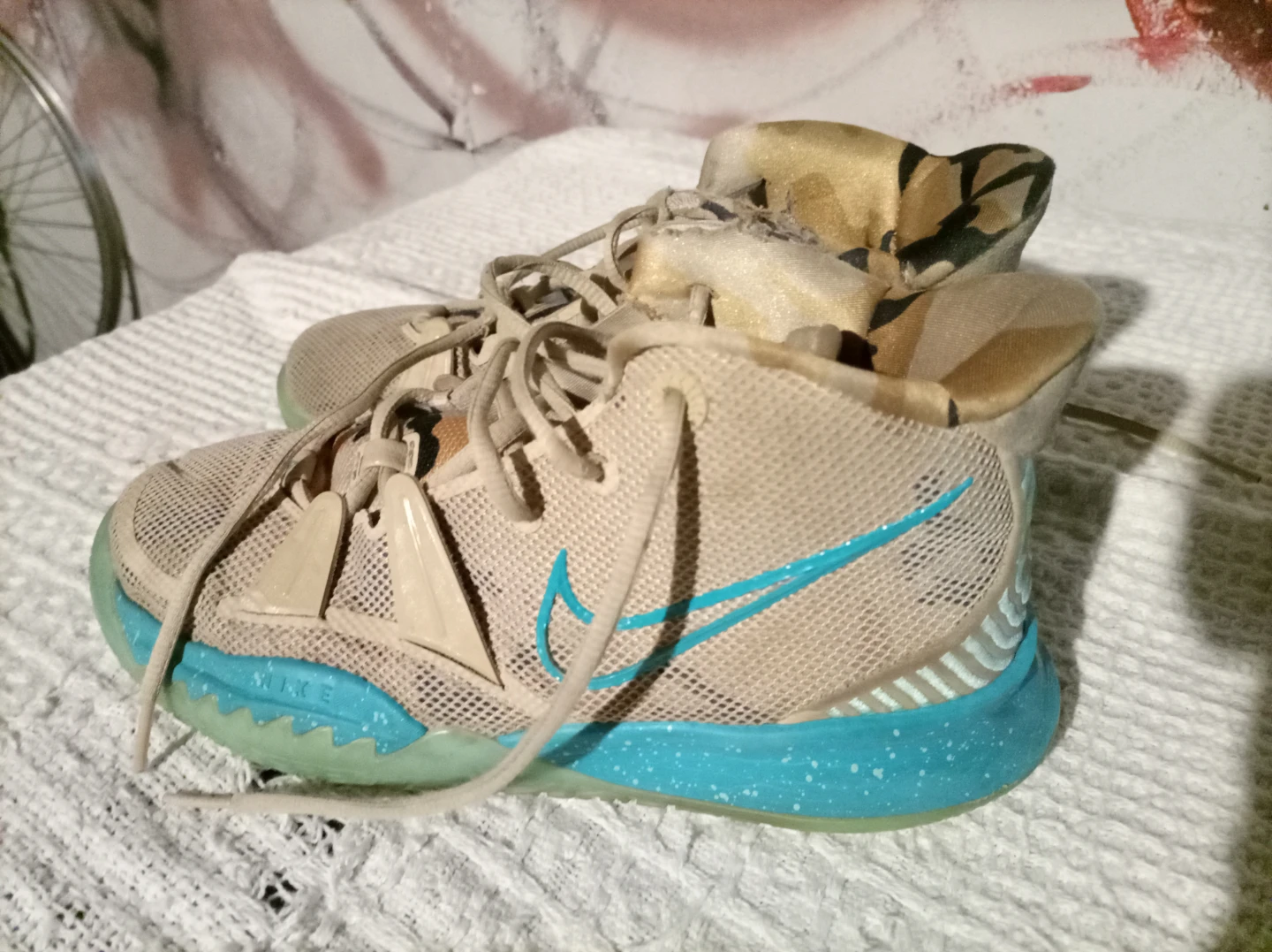 Nike Kyrie Basketball Shoes - photo 2