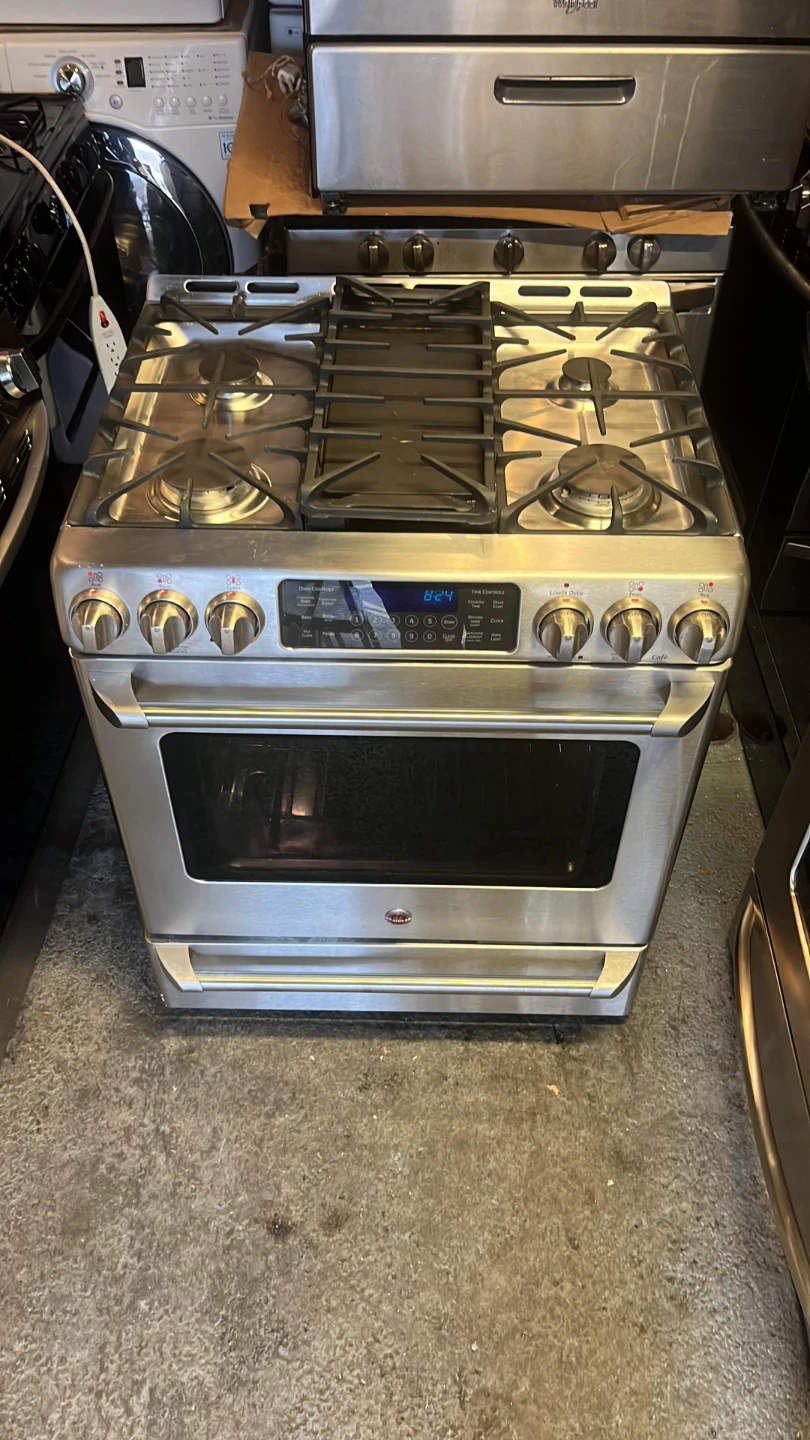 GE CAFE  Stainless Steel Gas Range 30 inch - photo 2