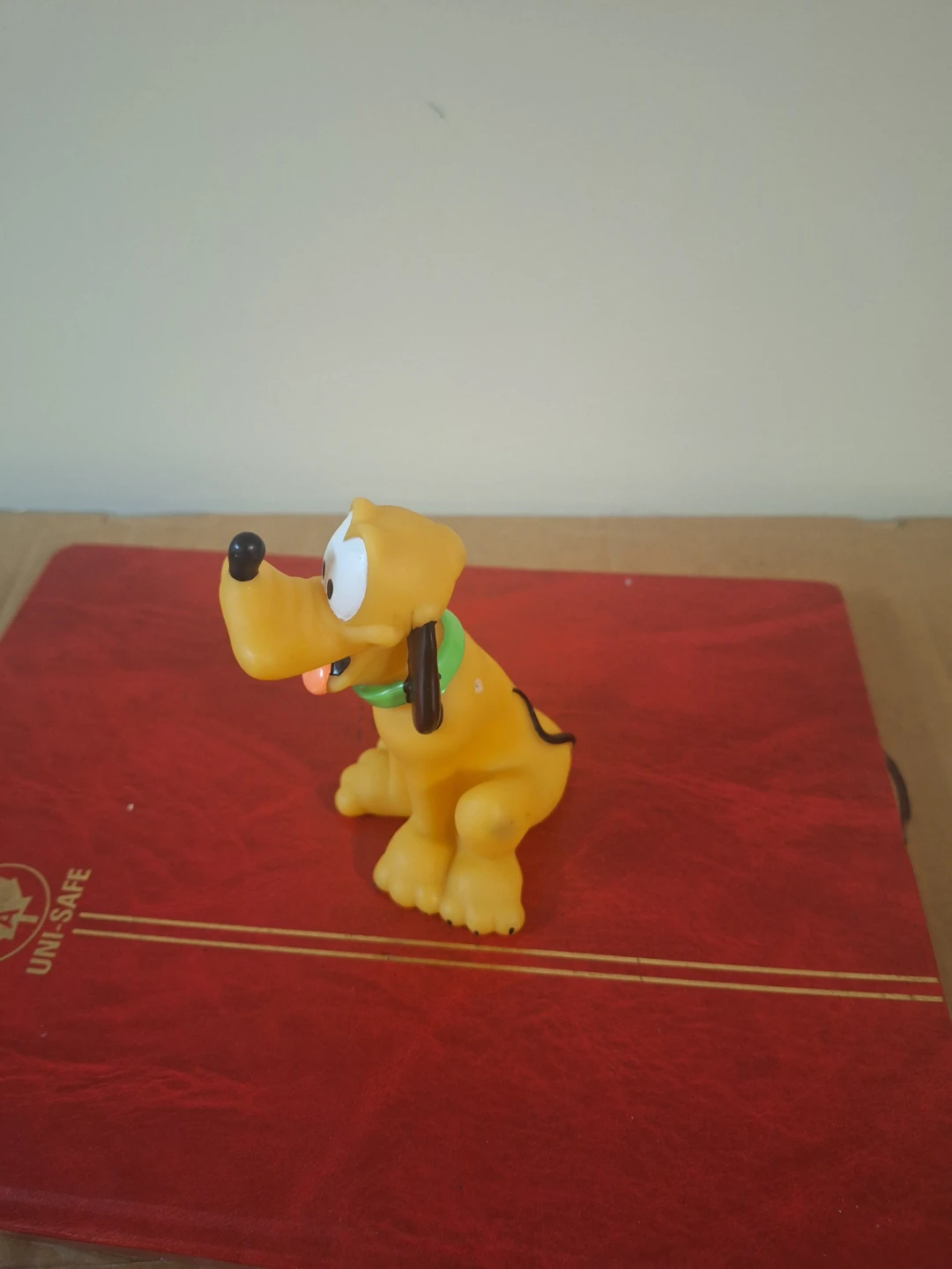 Disney Pluto Figurine - photo 4