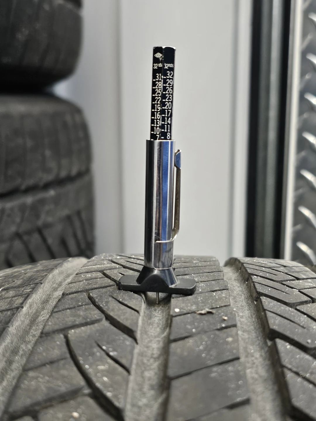 VOLVO XC60, XC70 O.E.M RIMS AND ALL SEASON TIRES 235/60 R18 - photo 5