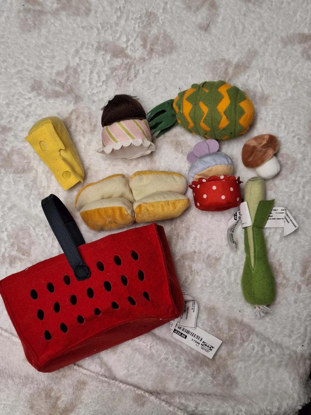 Kids (or pets) play food toys set