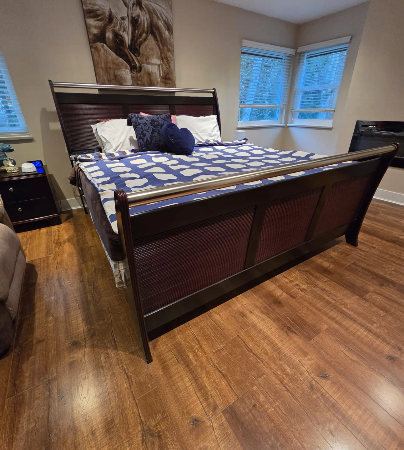 Sleigh Bed Frame with Matching Dresser Set - photo 2