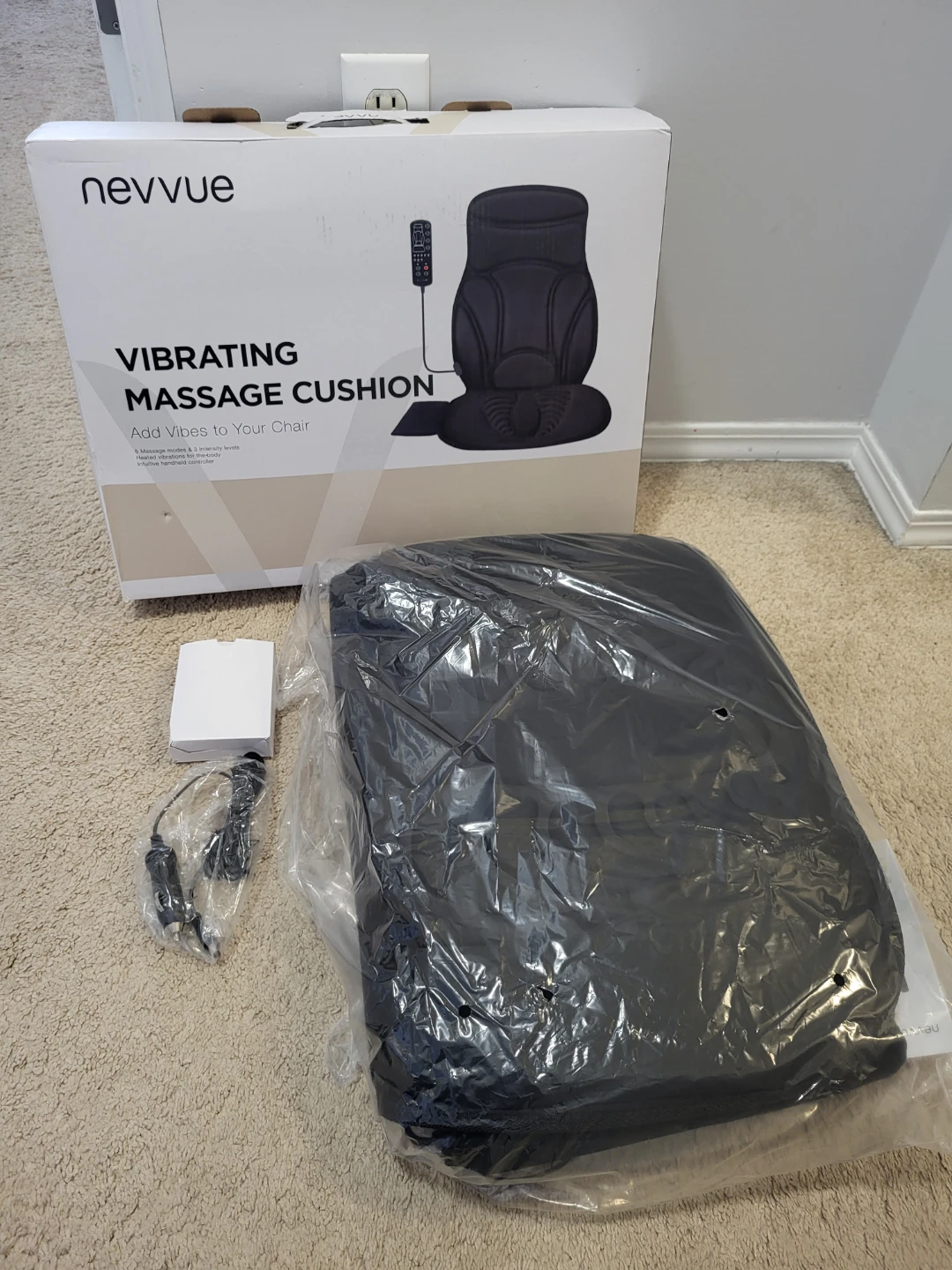 Vibrating massage cushion (New in box) - photo 2