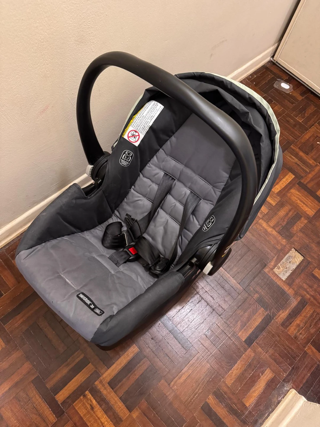 Graco SnugRide Infant Car Seat and base