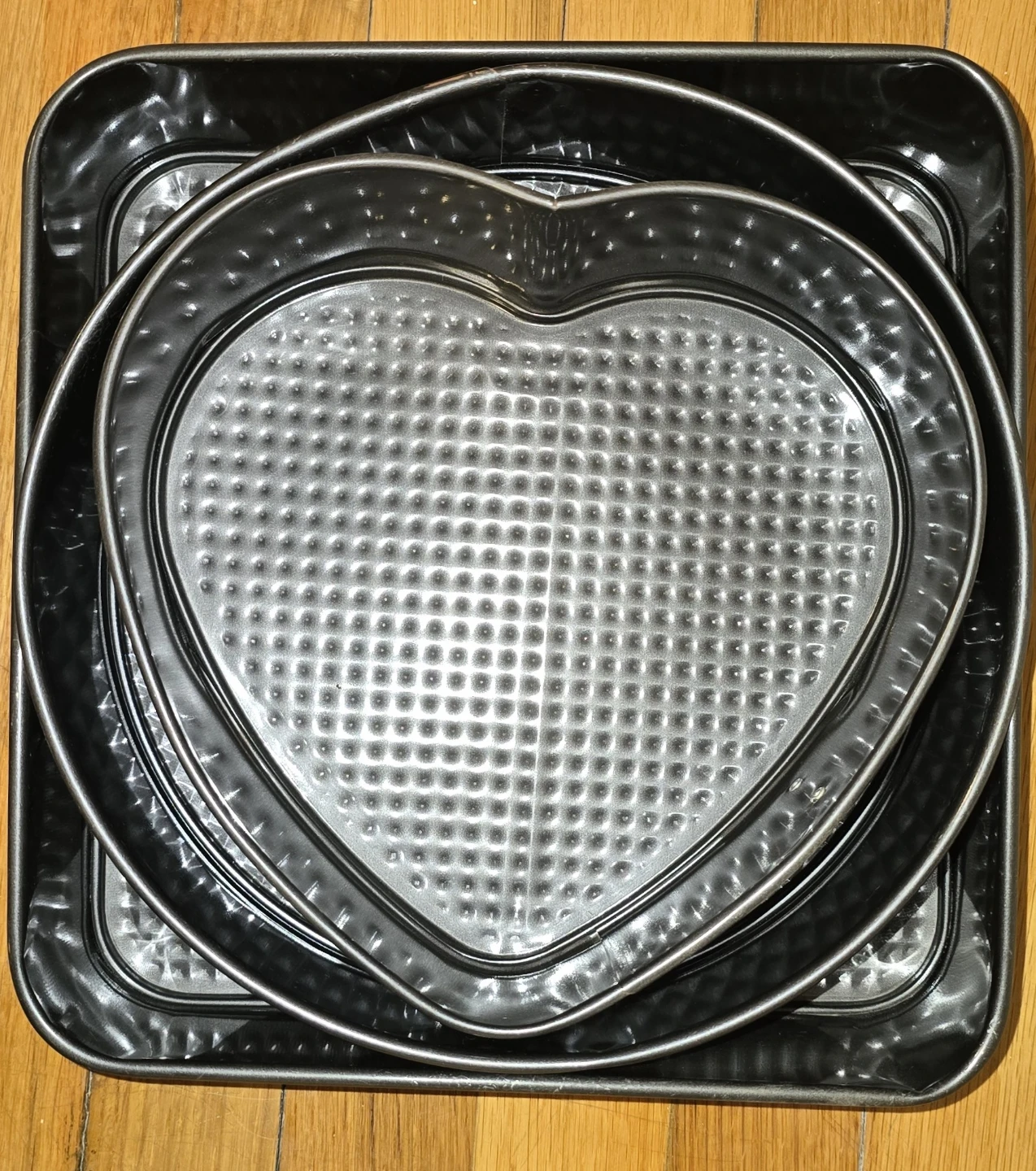 Heart, Round, and Square Cake Pans Set - photo 2
