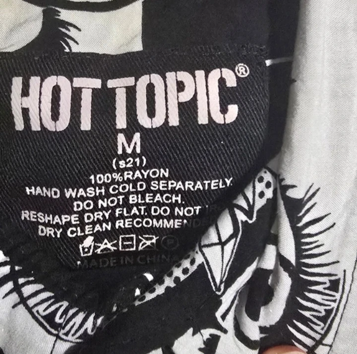 Hot Topic Graphic Print Shirt - Size M - photo 4