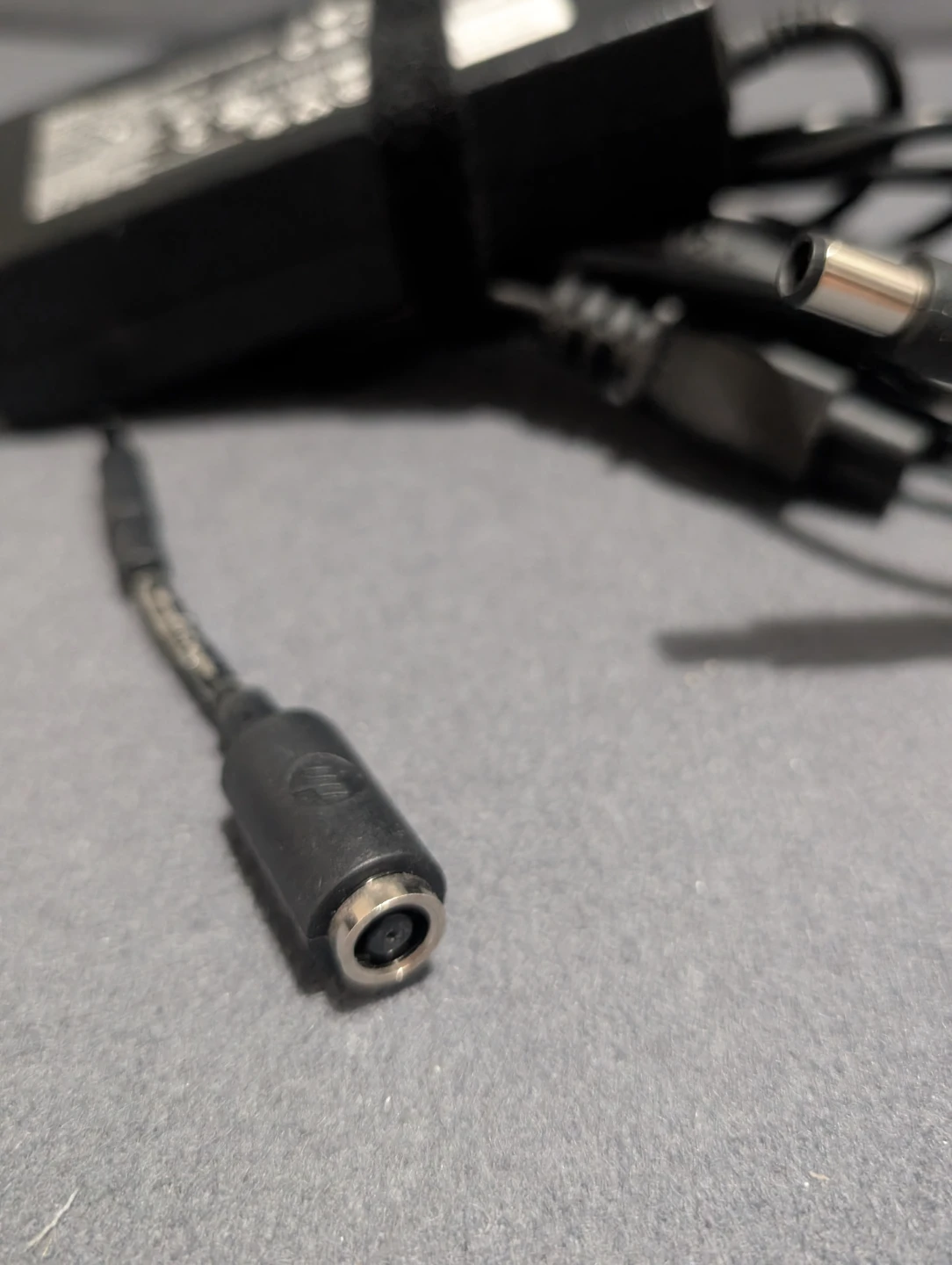 Dell 90W AC Adapter with converter to 4.5mm tip - photo 5