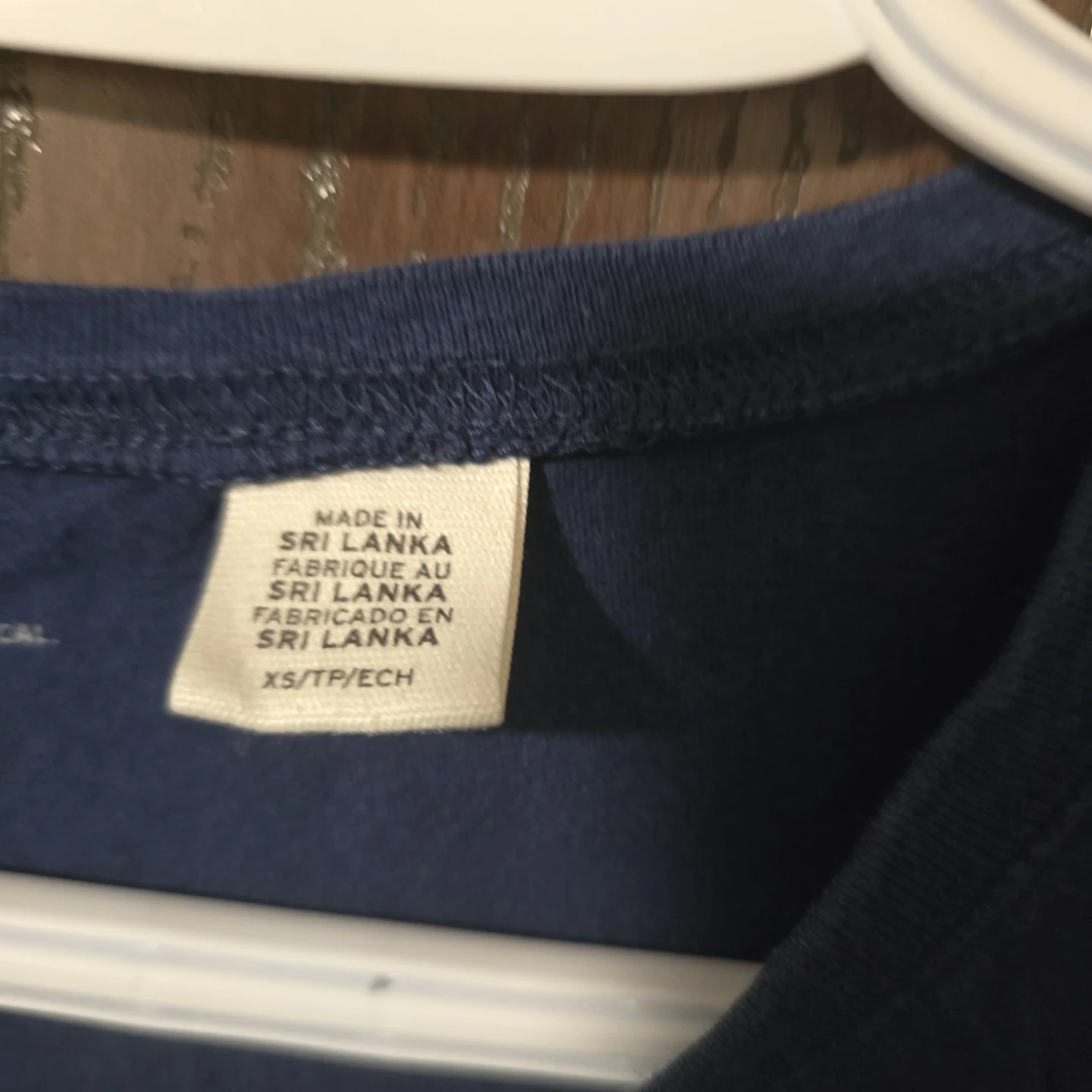 Levi's Women's T-Shirt XS Navy Blue Heart Design - photo 2