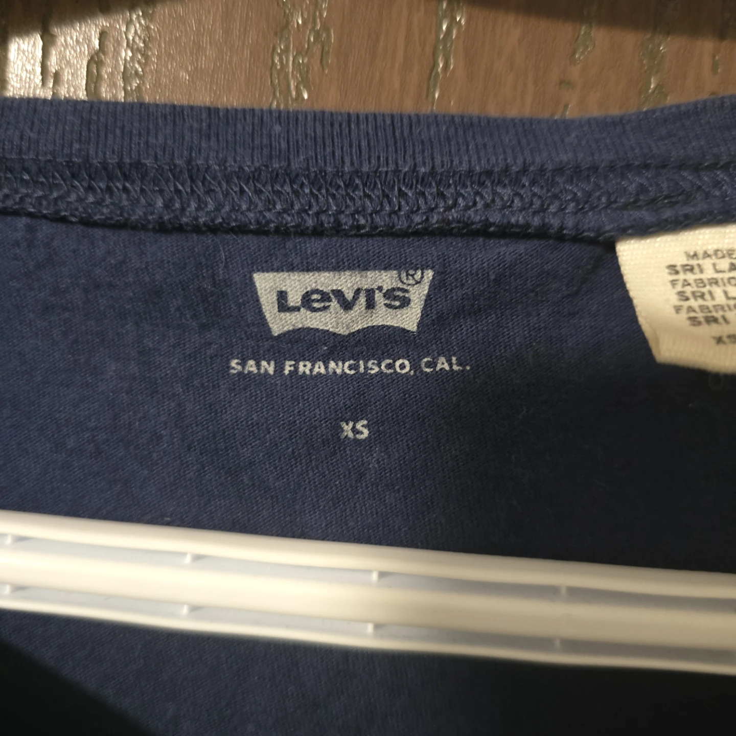 Levi's Women's T-Shirt XS Navy Blue Heart Design - photo 3