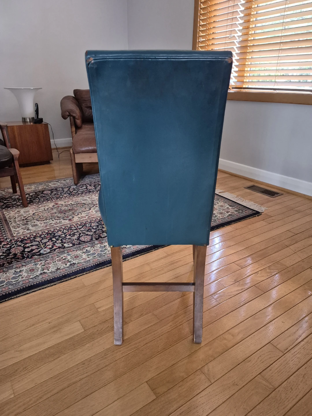 Vintage Teal Leather & Wood Chair 🪑 - photo 5
