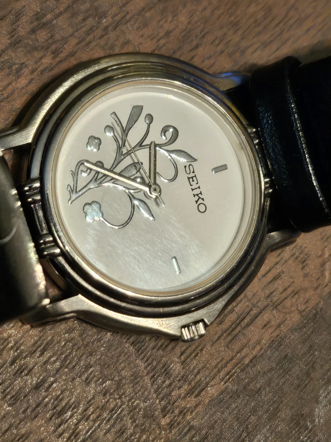 Seiko Quartz Women's Watch - Floral Design - photo 2