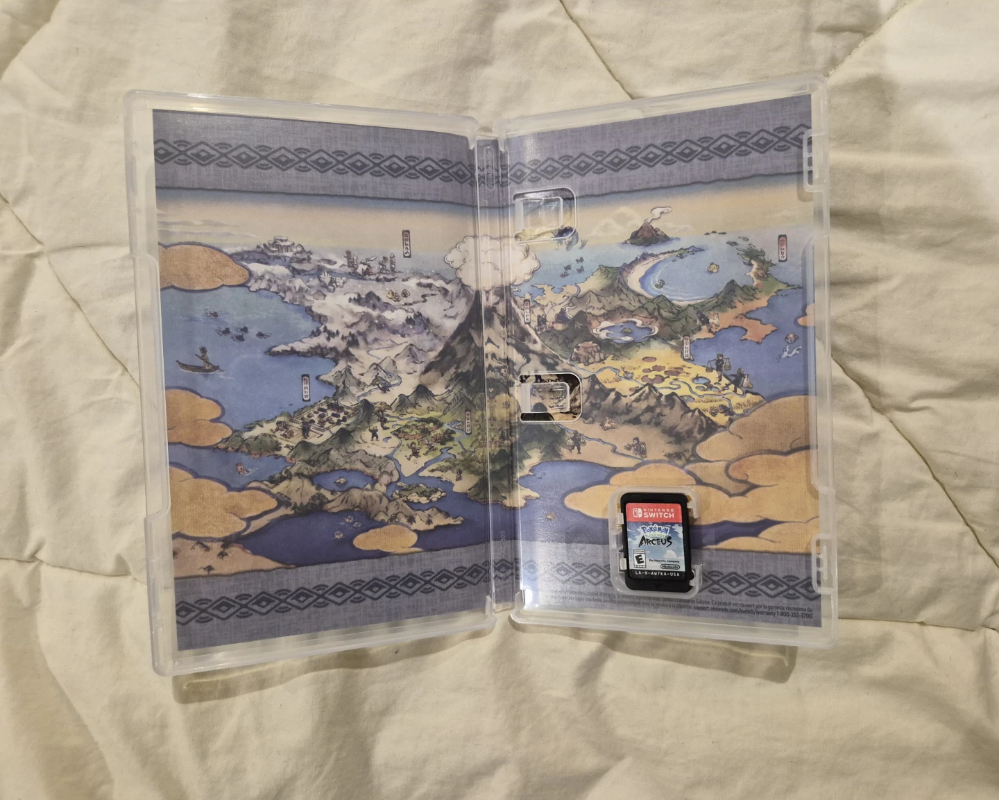 Pokemon: Legends of Arceus Nintendo Switch Game - photo 2