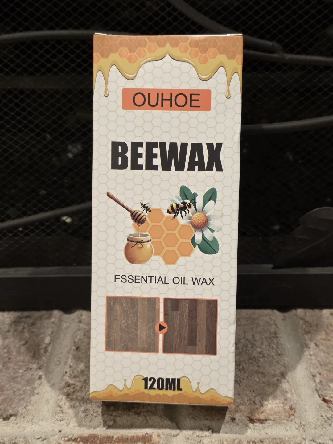 OUHOE Beeswax Essential Oil Wax Furniture Spray Polish