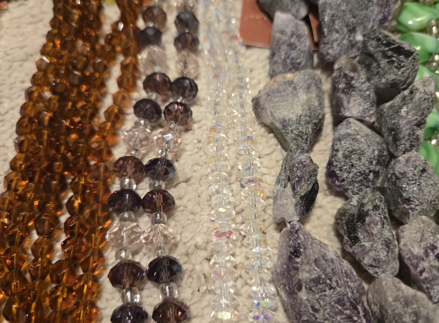 Lot of Assorted Bead Strands (Lot AD) - photo 3