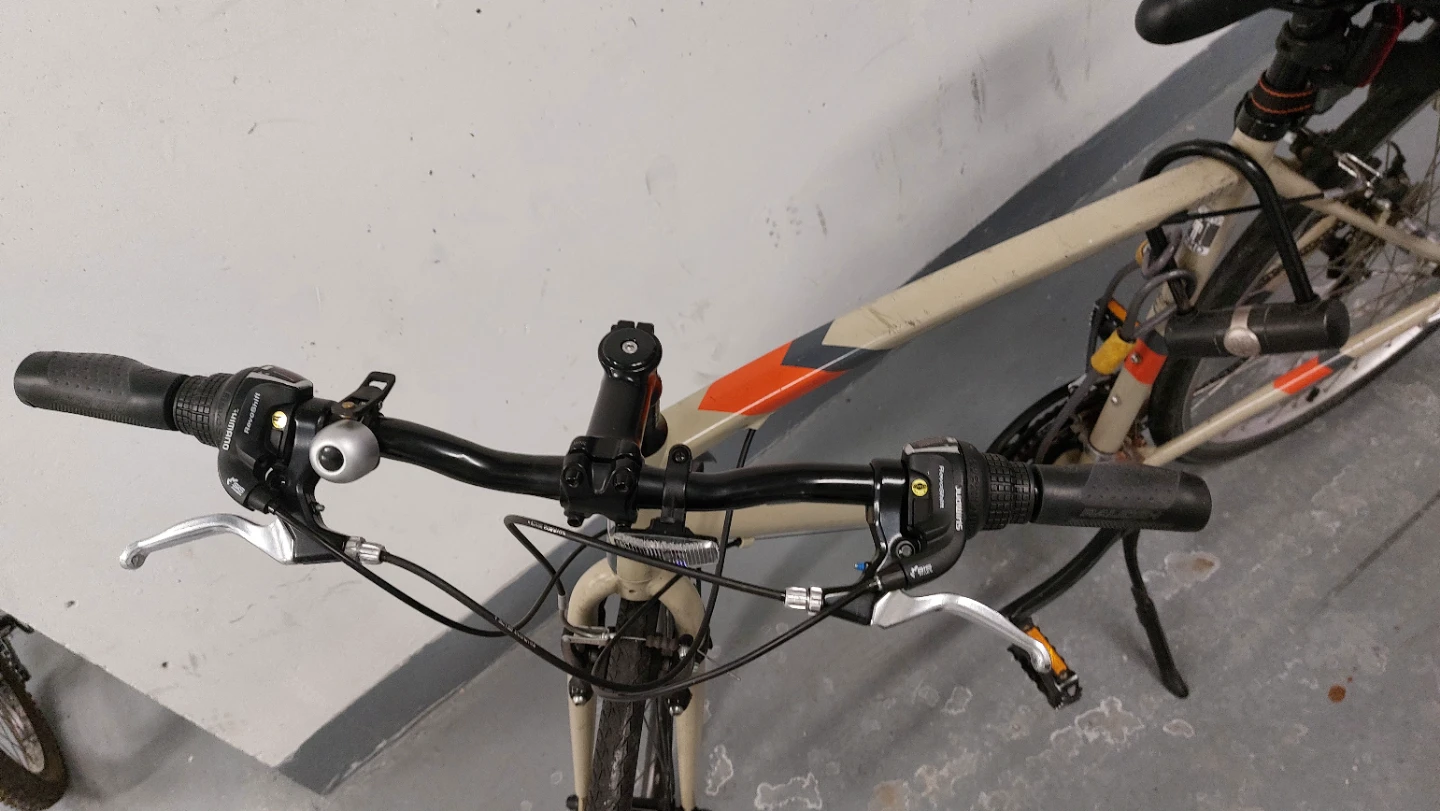 Raleigh Hybrid Bike with Rear Basket and Helmet - photo 4