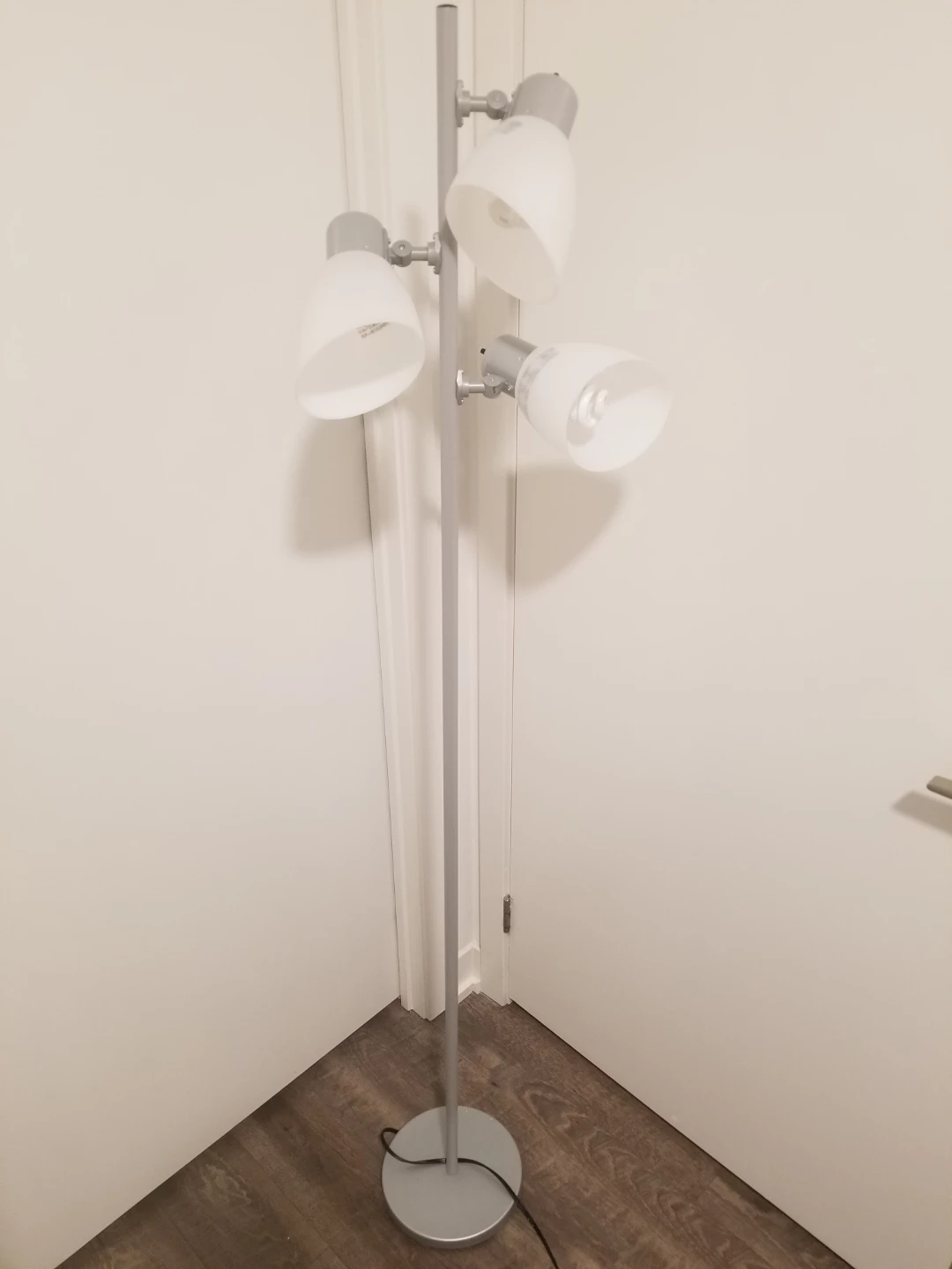 Floor Lamp with 3 Adjustable Lights